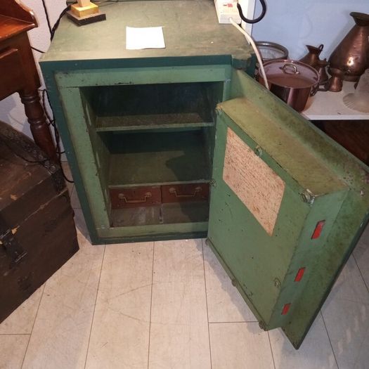 Victorian Safe with key S.Withers and Co.