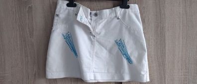 white mini skirt fits 6-8 worn twice