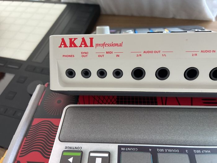 Akai Mpc Sample & 256 Sd card