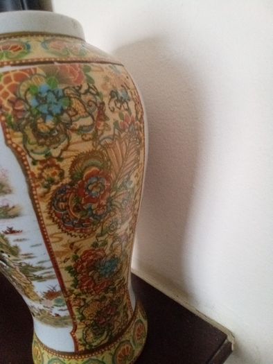 oriental vase