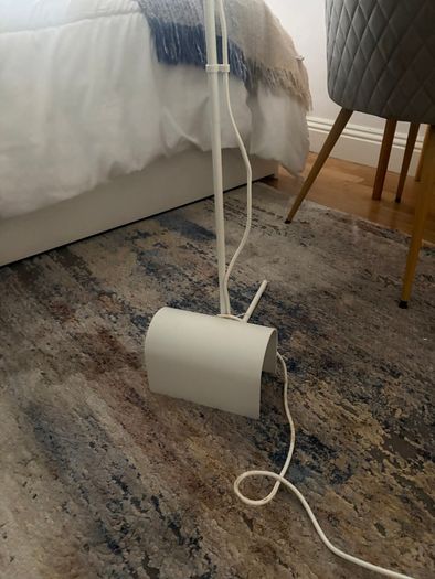 Floor lamp with LED bulb
