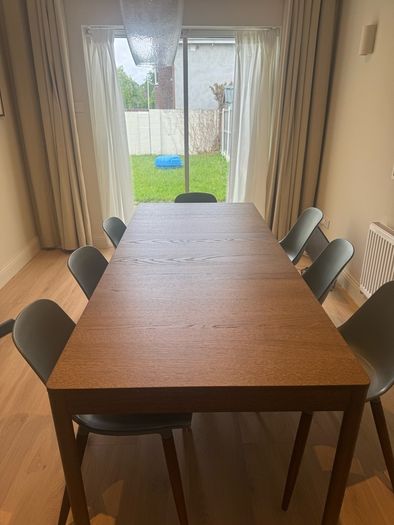 brown oak extendable table
