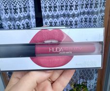 Huda Beauty Liquid Matte Lipstick - Icon - New & Sealed