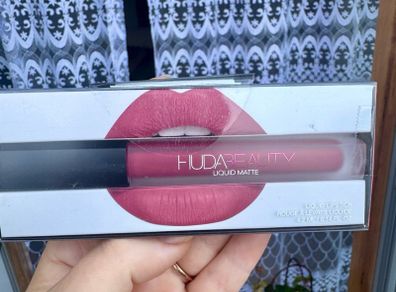 Huda Beauty Liquid Matte Lipstick - Icon - New & Sealed