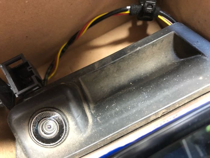 VW reversing camera/boot lock