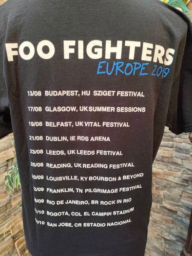 Foo Fighters 2019 European Tour T-shirt  Size Medium  Front and Back Print's  Excellent Condition