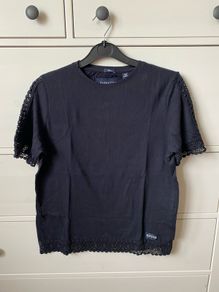 Superdry t-shirt / top for women / ladies, immaculate condition, barely used. Size XS.
