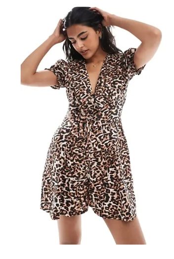 New Puff sleeve Playsuit In Leopard Print