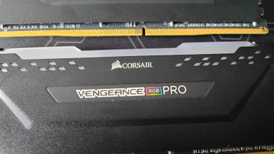 Vengeance Rgb Pro Ddr4 3200  Ram 32gb (2 X 16 Gb)