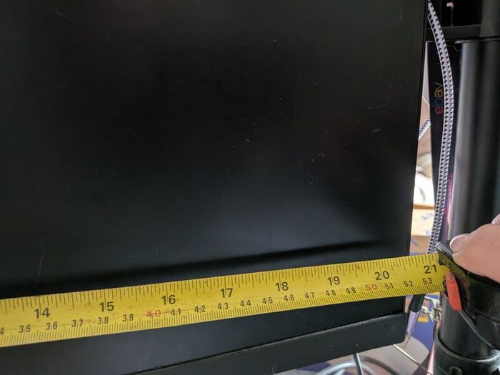 2 x computer monitor 21' each
