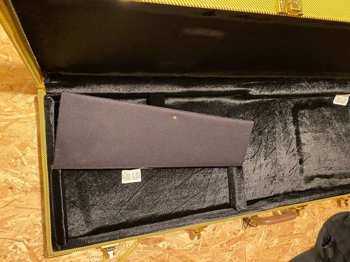 Guitar tweed hard case