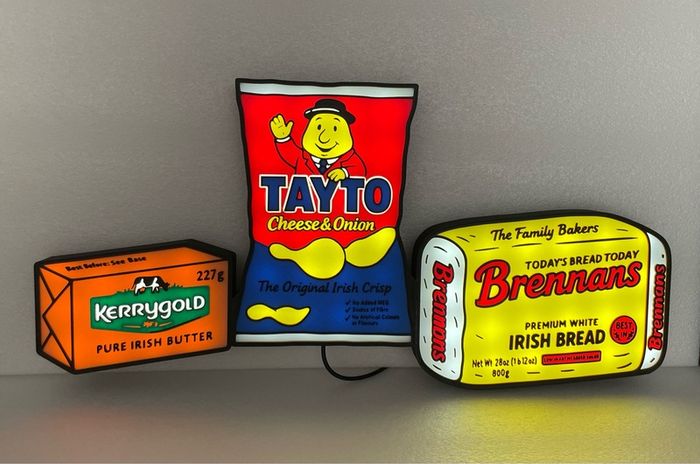 Crisp Sambo Ingredients Light Box