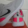 Girl's Nike runners NEW size UK 9.5 Image 4