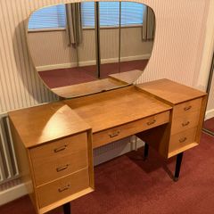 Vintage Bedroom Furniture