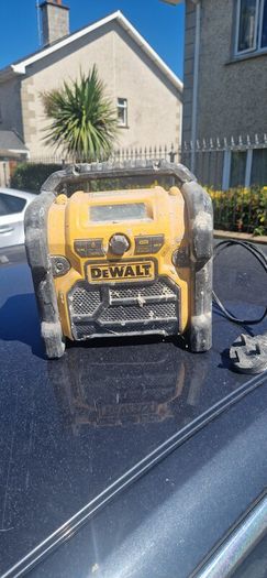 dewalt radio