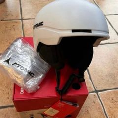 Atomic Four Junior Ski Helmet suits (5-7 yrs) Size S (51-55cm) Could Fit Bigger- can try on