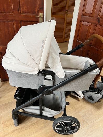 Nuna mixx buggy and carrycot/pram