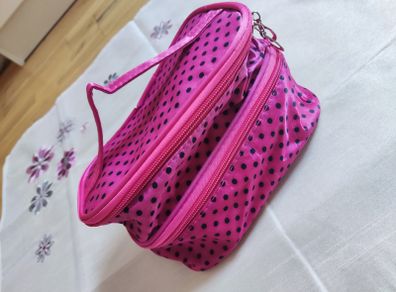 Makeup bag (New)