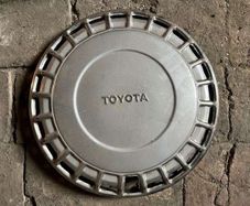 2 x Genuine Toyota Carina Mk II 13'' Steel Hub Caps 42621-20250