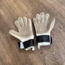 goalkeeper gloves Image 5