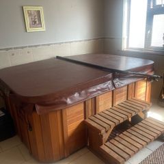 Hot tub and Sauna