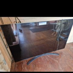 55 inch LG TV (crack on screen)