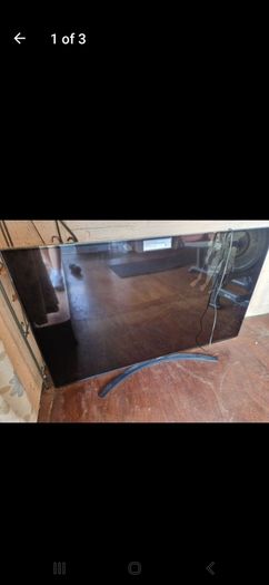 55 inch LG TV (crack on screen)