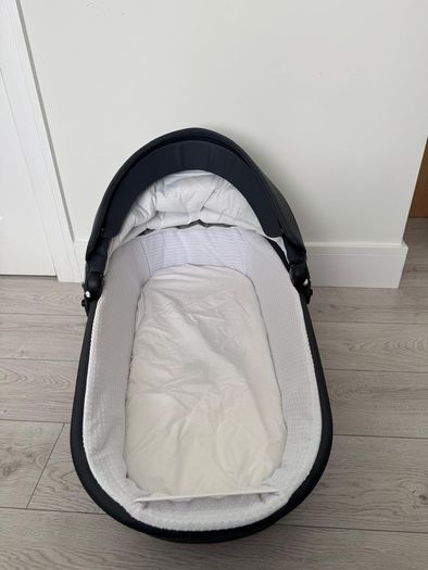Premium Noordi Fjordi Leather 3-in-1 Pram & Car Seat (Plum) + Car Extras
