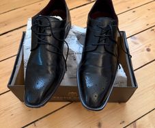 Men's formal shoes