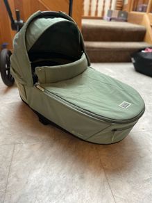 CYBEX E-Priam travel system with cloud T car seat