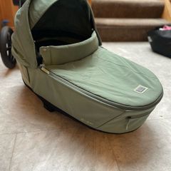CYBEX E-Priam travel system with cloud T car seat