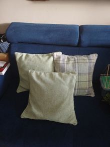 3 cushions