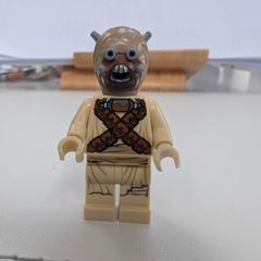 100% Lego Minifigure - Tusken Raider - Dark Tan Head Star Wars sw0620