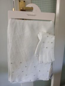 shoulder scarf and gloves to match.Never worn