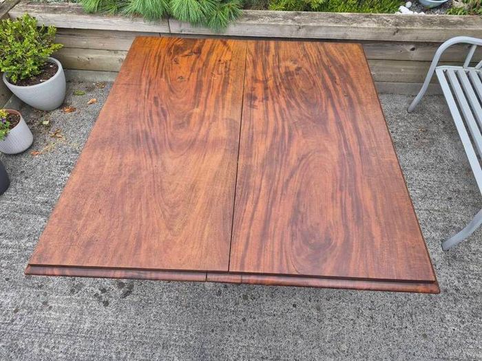 19Th Century Georgian Mahogany Dining Table