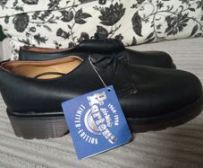 Dr. Martens girl/women boots