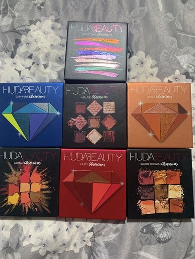 Huda beauty obsession eye shadow palette
