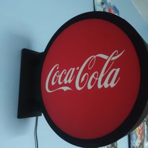 Coca Cola Led Light Box Sign   Coke Logo Illuminated Light  Retro Vintage Style Coca Cola Sign  Home Bar Pub Man Cave Kitchen Garage Games Room Wall Display  Coke Collectable Gift