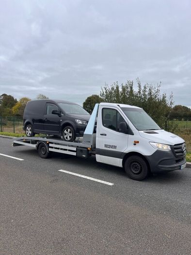 Recovery towing service