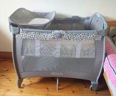 Baby crib