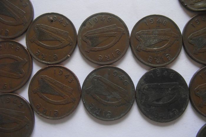 Irish coins. 20 pieces @1D from years (1941-1952)