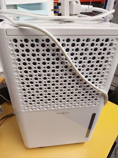 Nedis DEHU10WT 10L Dehumidifier  Like New