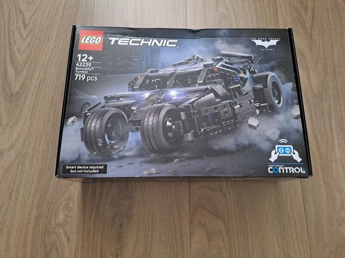LEGO Technic 42239 Batmobile Tumbler