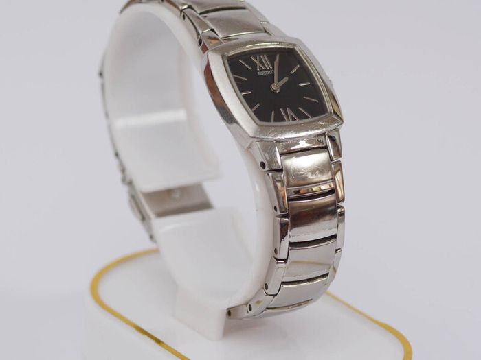 Ladies Seiko Quartz Watch