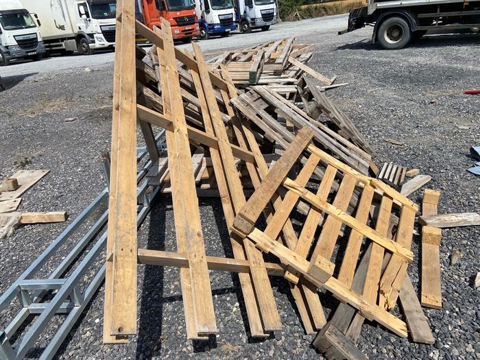 FREE Pallets To Take Away - Ideal for Kindling