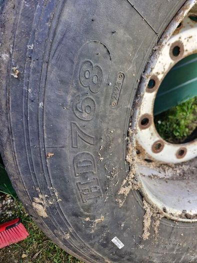 10 stud super single tyre