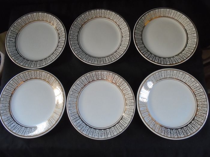 20 piece Arklow Pottery Tea set