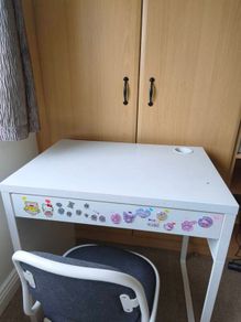 desk table