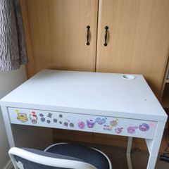 desk table