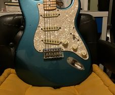 fender squier classic vibe strat